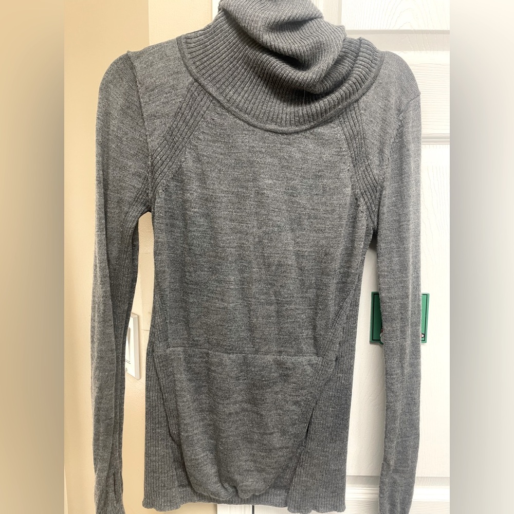 Lululemon Turtleneck merino will sweater with front pocket